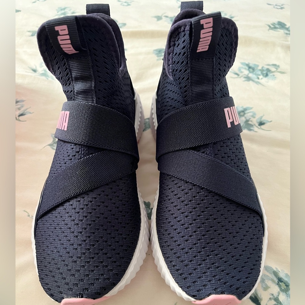 Puma Navy Blue (Peacoat) & Pink Defy Mid Core Wns women’s shoes size 6